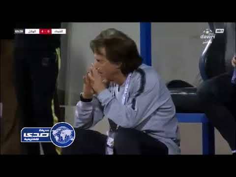 لقطة حسرة مدرب الهلال في لقاء الفيحاء