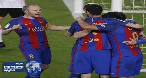 إنيستا يقترب من تجديد عقده مع برشلونة