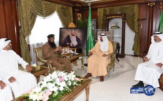 أمير منطقة نجران ينقل تعازي القيادة في وفاة المواطنة التي غرقت  في سيول حبونا