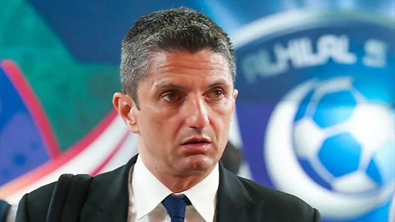 شاهد.. لوشيسكو لم يتمالك نفسه من البكاء أثناء وداع لاعبي الهلال