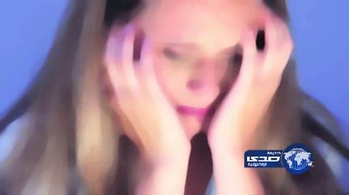 شخص يكتشف أن زوجته تخونه مع "صديقتها"