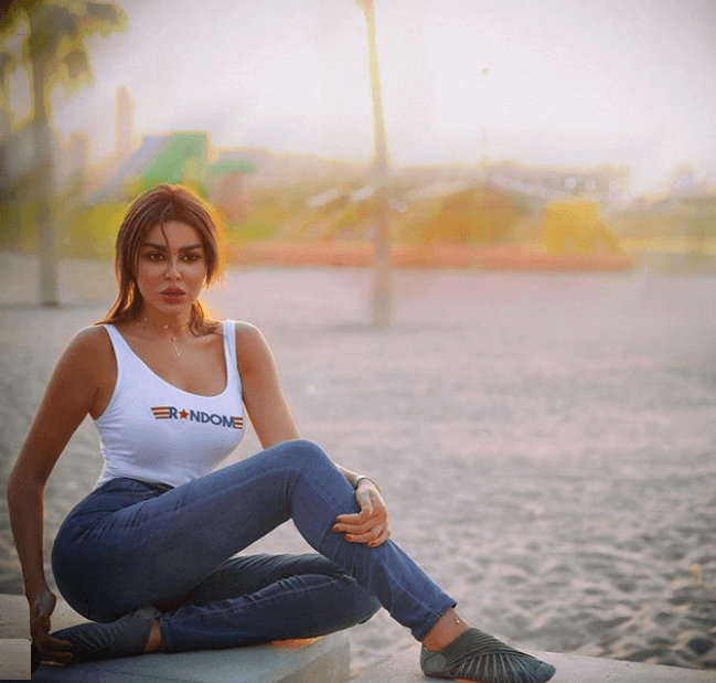 شادن في جلسة تصوير تكشف عن قوامها الممشوق