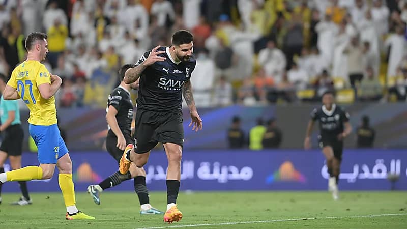 الهلال يكتسح الشرطة بخماسية .. صور وفيديو