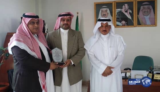 بالصور:تعليم عسير يكرم 6 مدارس نفذت برامج إبداعية في يوم اللغة العربية 