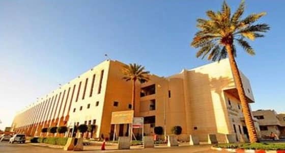 إنهاء معاناة مريض من تجمع دموي بالشريان الأساسي