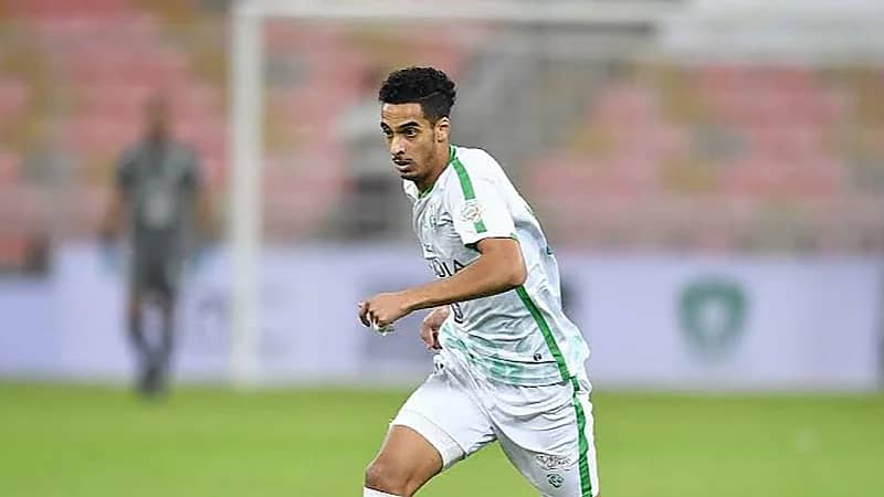 "الأهلي" في طريقه لتجديد عقد الأسمري