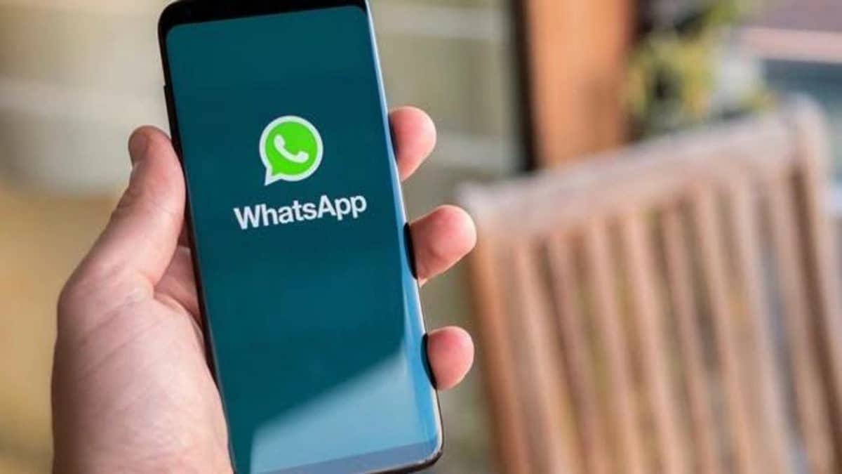 شاهد.. شخص يتباهى بإطلاق وابل من الأعيرة النارية داخل حي سكني في الرياض