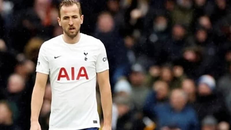 "كين" يطالب بضمانات قبل حسم مصيره مع توتنهام