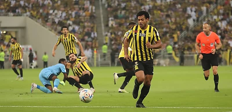 الإنجليزي "روني" يحقق رقمًا قياسيًا ويتأهل لملاقاة "روبرتسون" في نهائي بطولة الماسترز للسنوكر .. صور