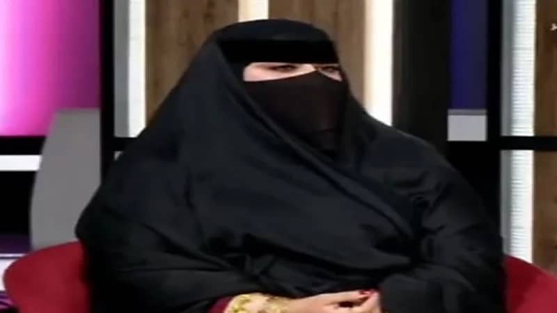 مختصة تتحدث عن شراء النساء البراقع والأزياء الشعبية رغم ارتفاع الأسعار "فيديو" 