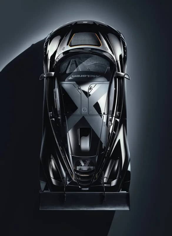 ضبط 400 بدلة عسكرية و8000 قطعة من الأنواط والرتب والشعارات المخالفة