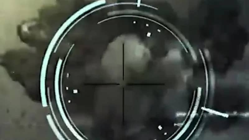 بالفيديو..  لحظة استهداف "التحالف" لآليات وعناصر الحوثي في 3 مناطق يمنية