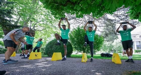 بالصور.. بيتزي يجتمع باللاعبين ويطالبهم بجهد أكبر