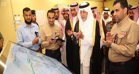 بالصور.. أمير مكة يطلق التيار الكهربائي لمخططات ولي العهد