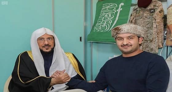 بالصور.. وزير الشؤون الإسلامية يزور مصابي الحد الجنوبي ويطمئن على صحتهم