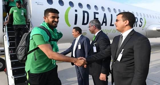 بالصور.. الأخضر يصل مدينة كولونيا استعدادا لودية ألمانيا