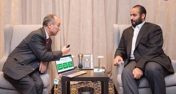 ولي العهد يلتقي المدير التنفيذي لسوفت بنك