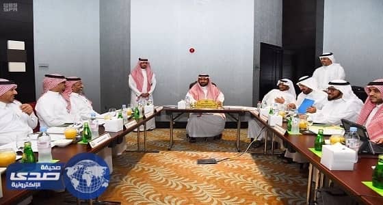 نائب أمير جازان يبحث خطة أمانة المنطقة للتعامل مع النفايات