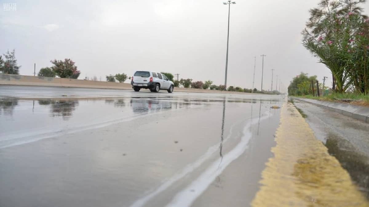 بالصور.. أمطار على منطقة القصيم