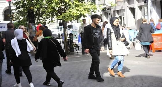 " العنصرية " تُعرض الجامعات البريطانية لانتقادات لاذعة