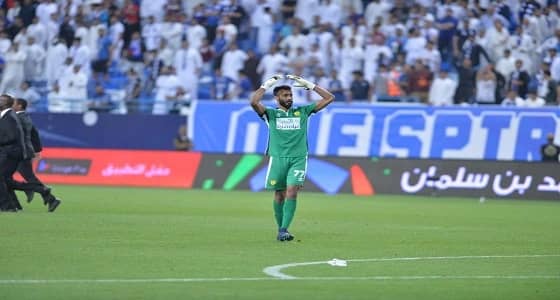 بالفيديو والصور.. العويشر يستفز جماهير الزعيم بالاحتفال أمامها