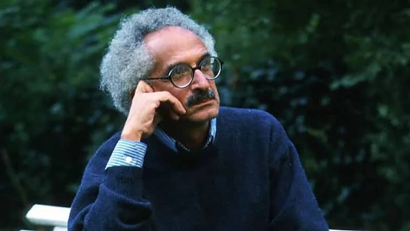 وفاة الأديب المصري صنع الله إبراهيم عن عمر يناهز الـ 88 عامًا