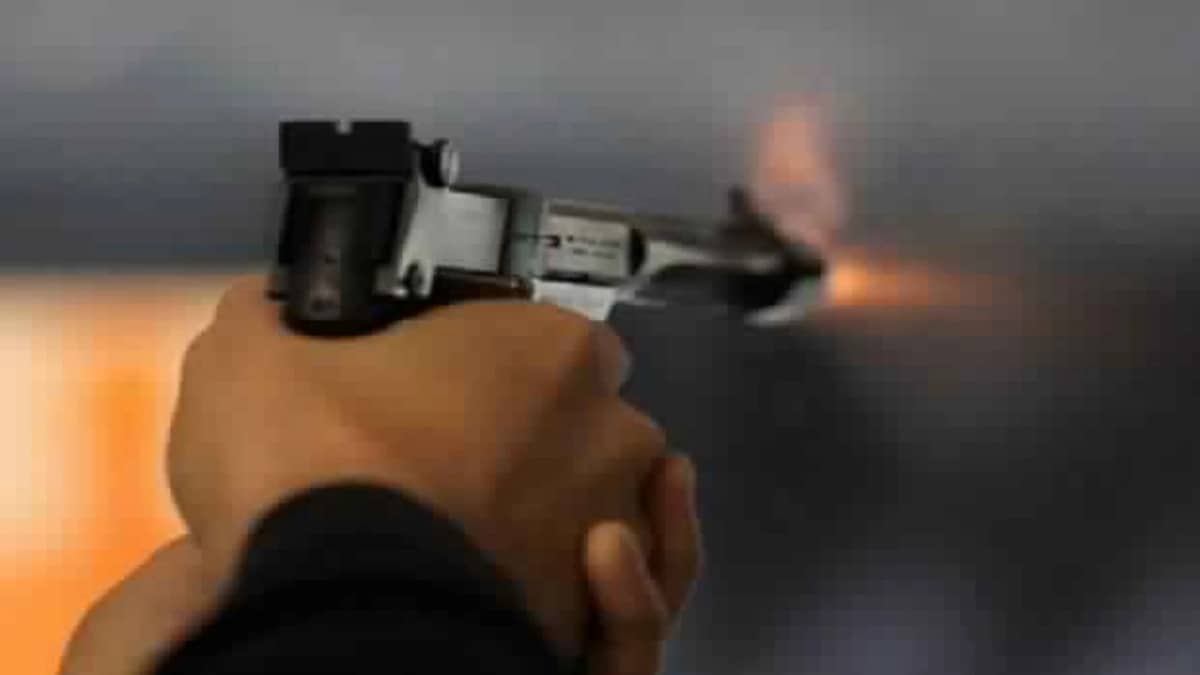 بالصور.. رجل يطلق النار على ابنته وينهي حياتها بسبب الفئران