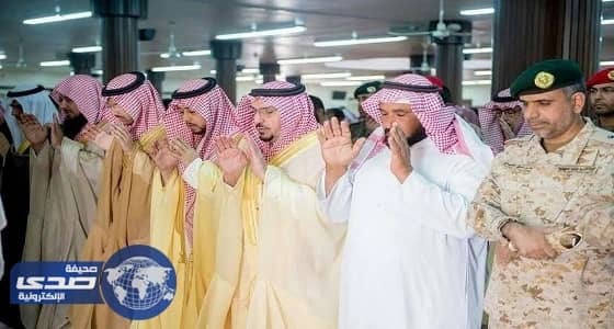 أمير القصيم ينقل تعازي خادم الحرمين لذوي الشهيد المظيبري