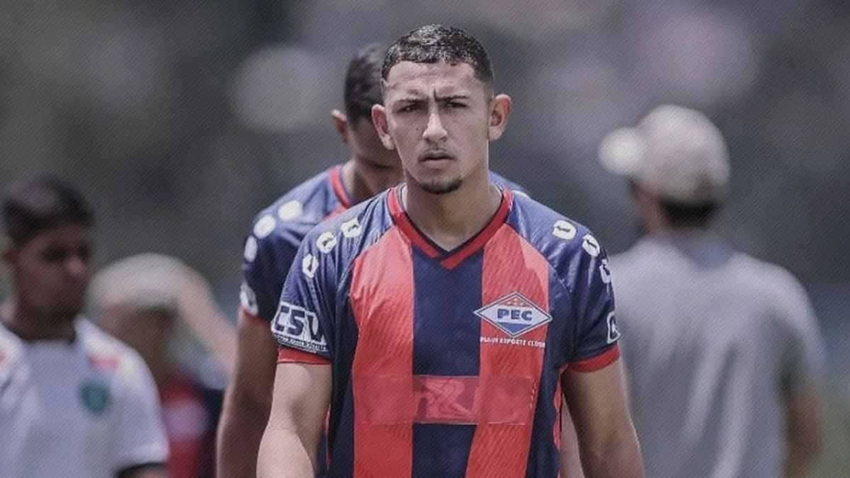 وفاة لاعب كرة برازيلي بعد اصطدامه ببقرة .. فيديو