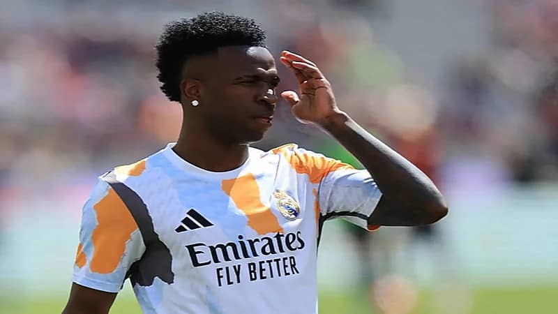 عرض سعودي ومطالب مالية تُعقد تجديد عقد فينيسيوس مع مدريد