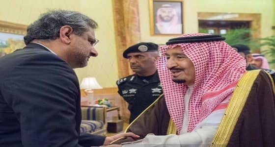 بالصور.. خادم الحرمين يعقد جلسة مباحثات مع رئيس وزراء باكستان