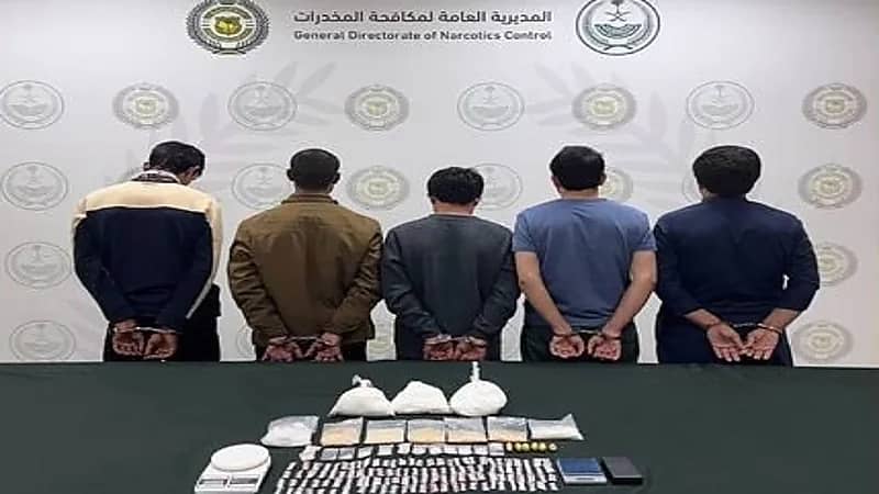 القبض على 17 شخصًا لتهريب وترويج مواد مخدرة