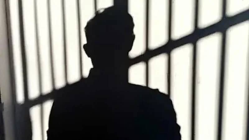 خيانة عبر الانترنت تقود شاباً للسجن ثم الطلاق