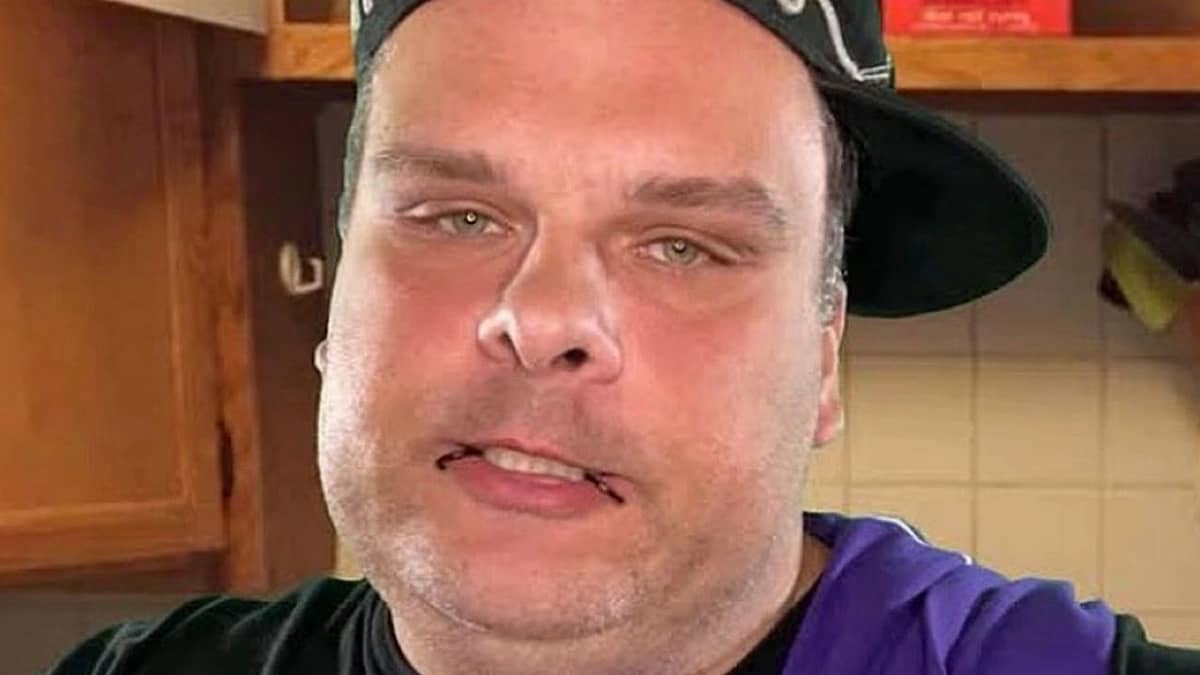 وفاة التيك توكر ستيف بريدجز أثناء نومه بطريقة مفاجئة  .. فيديو