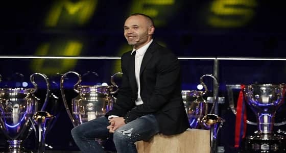 بالفيديو والصور.. حزن ودموع في حفل وداع " إنييستا "