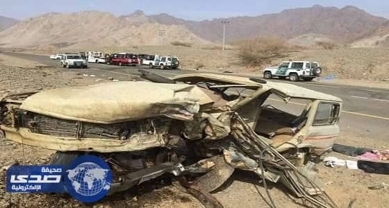 مصرع شخصين وإصابة 7 آخرين في تصادم وجه لوجه على طريق حجر - رابغ