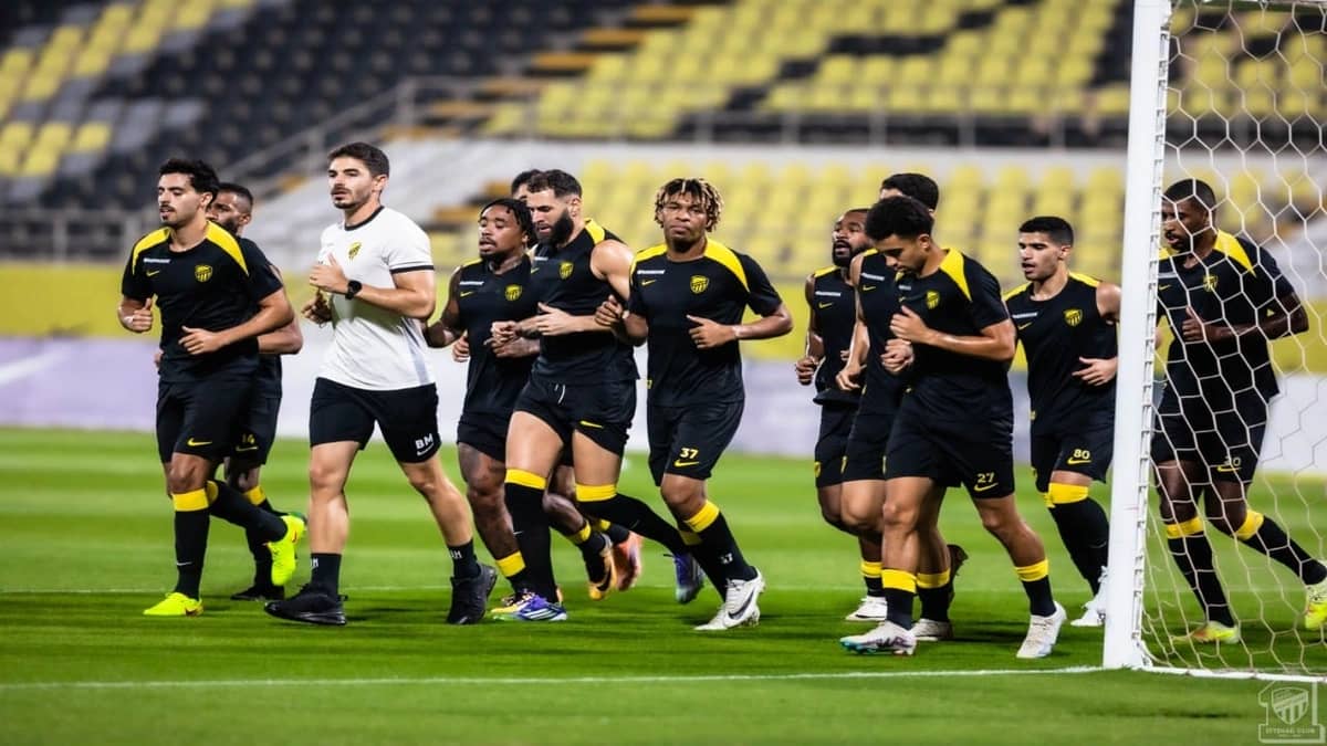مدرب الاتحاد يقرر عدم منح لاعبيه راحة حتى الديربي