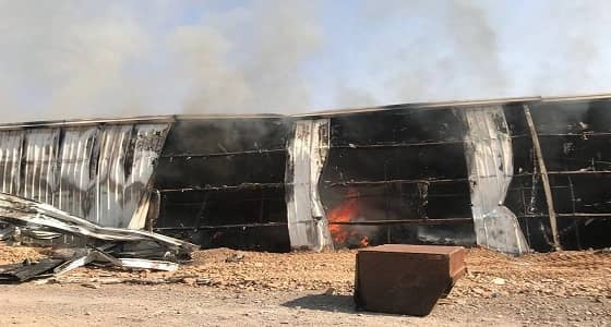 بالصور.. إخماد حريق مستودع تخزين أدوات كهربائية بالمدينة وشبهة جنائية في الحادث