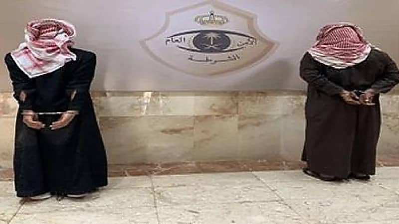 القبض على شخصين نفذا عملية سطو على محل وسرقة كابلات كهربائية بالقصيم
