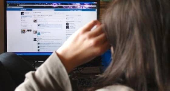 فيديو لسيدتين تروجان للرذيلة على " فيس بوك "