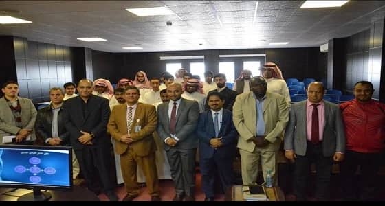 كليات عنيزة تقيم دورة القيادة الإدارية