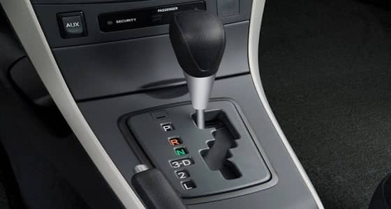 نقلات في القير الأوتوماتيكي تضر بالسيارة .. احذرها