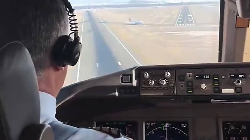 لحظة هبوط طائرة B777 في مطار الأمير محمد بن عبدالعزيز بالمدينة المنورة.. فيديو