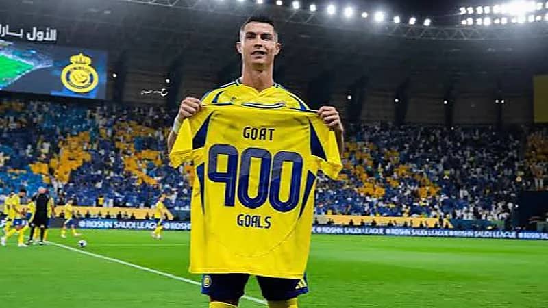 رونالدو يصبح مليارديرًا رسميًا