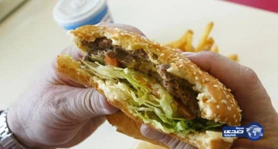 بالصور.. احتراق ناقلة وقود ووفاة قائدها بعقبة شعار