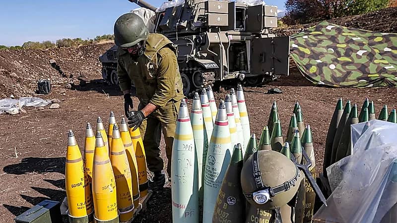 حزب الله يطلق قذائف تجاه القصير والقوات السورية ترد