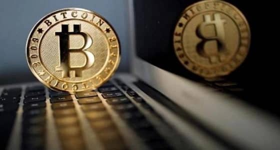 تراجع جماعي للعملات الرقمية.. و " بتكوين " تتخلى عن أعلى مستوياتها