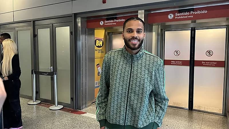 أليكسندر يعود إلى البرازيل وينضم رسميًا لأتلتيكو مينيرو