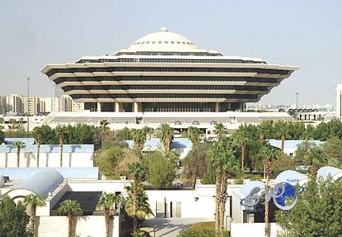 مستشار موارد بشرية : هناك مهن أولى بالتوطين من مهنة "عامل النظافة" (فيديو)