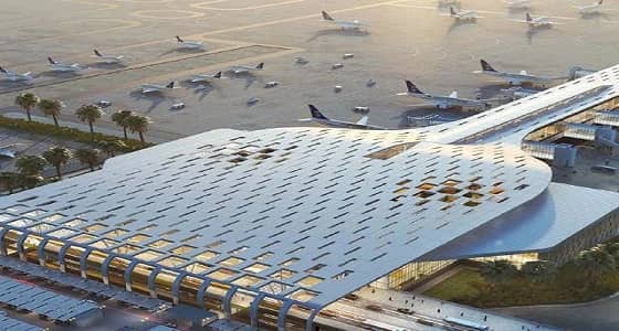 طيار مدني يشرح أسباب المطبات الهوائية في مطاري أبها والمدينة (فيديو)